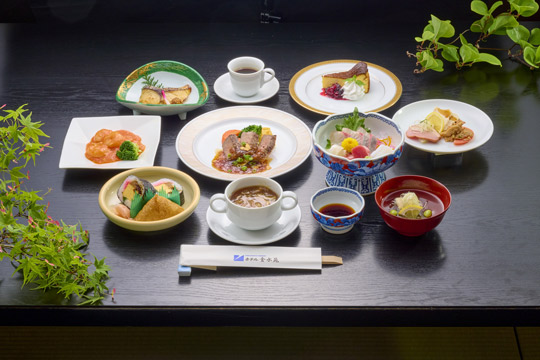 ホテル金水苑のスペシャルランチ"